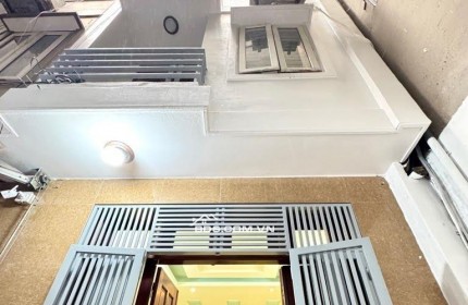 BÁN NHÀ 4 TẦNG, 42M2, Q. HOÀNG MAI - GIÁ 6 TỶ - SỔ ĐỎ CHÍNH CHỦ